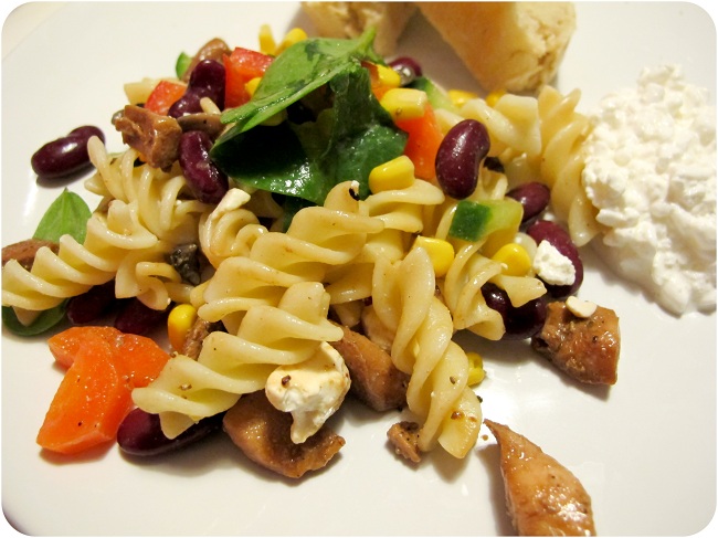Kycklingsallad med kidneybönor och citron