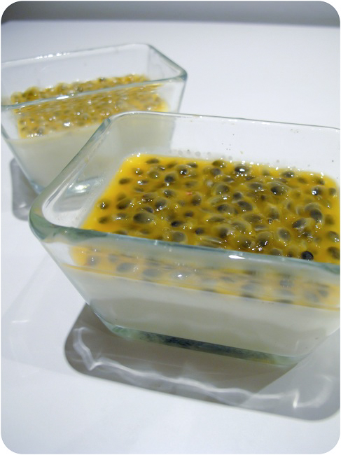 Pannacotta med passionsfrukt
