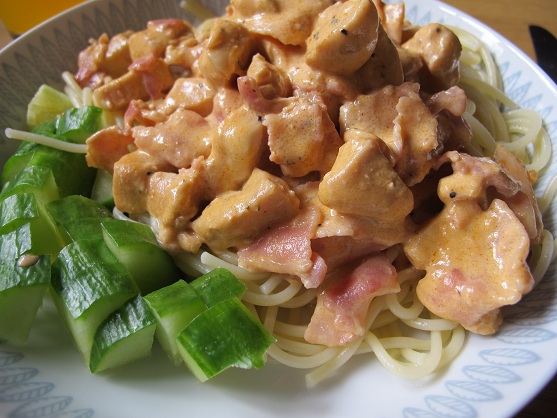 Vitlöksdoftande kyckling -och bacongryta