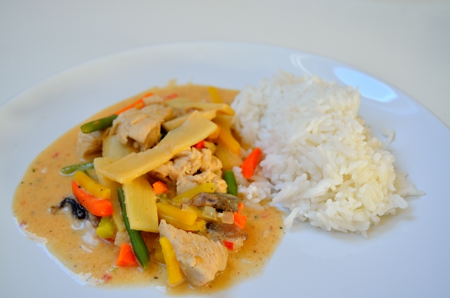 kycklinggryta med kokosmjölk och sweet-chilisås