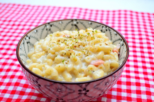 Pasta med julskinka i ostsås Pasta med julskinka i ostsås