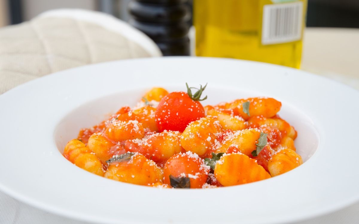 Gnocchi med tomatsås och basilika Gnocchi med tomatsås och basilika