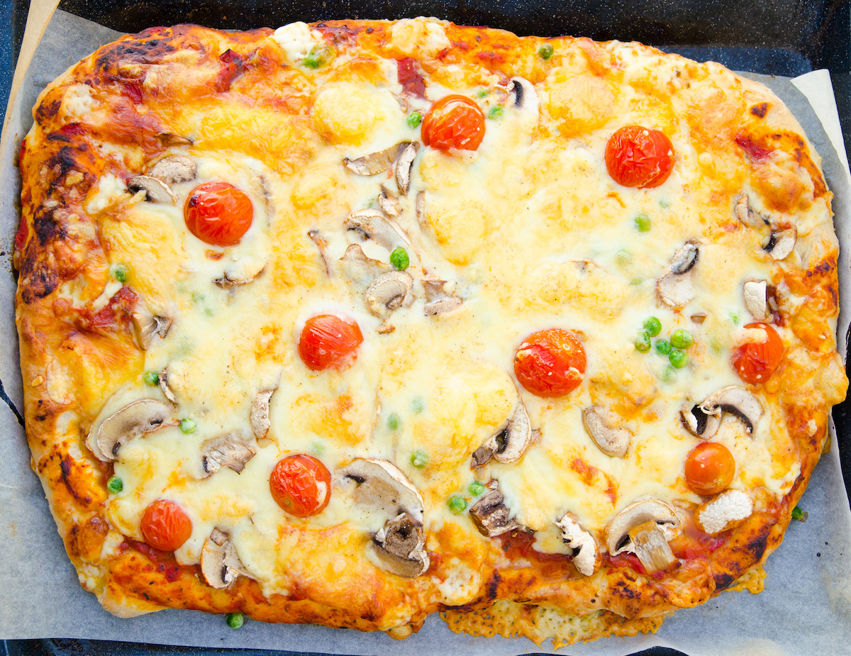 Pizza i ugnsform Pizza i ugnsform