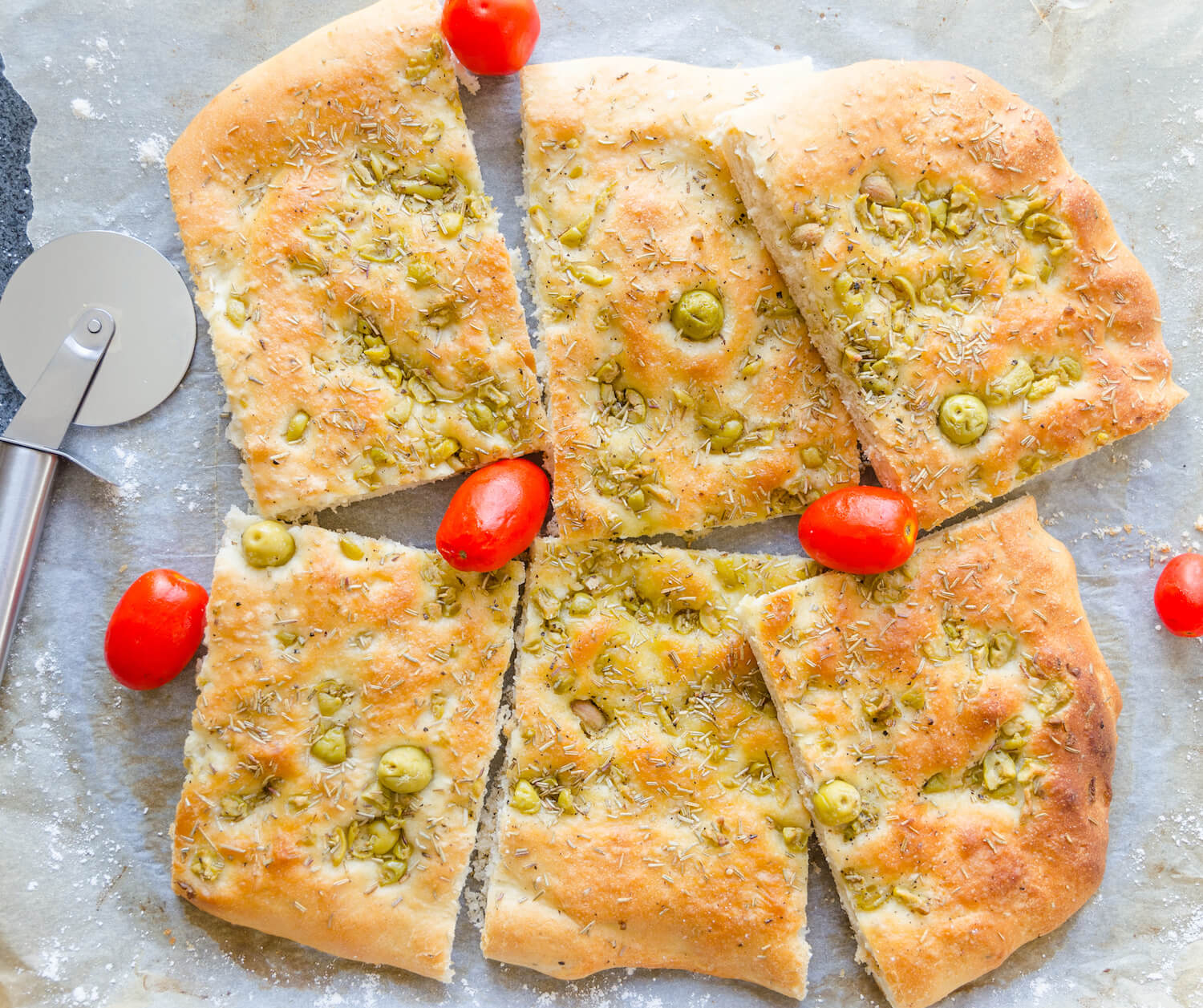 Foccacia med oliver och rosmarin Foccacia med oliver och rosmarin