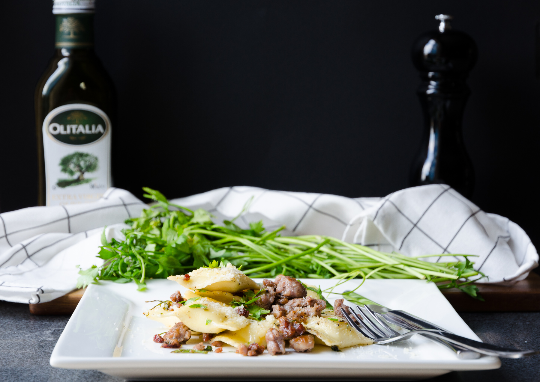Ravioli med ricotta och korv Ravioli med ricotta och korv