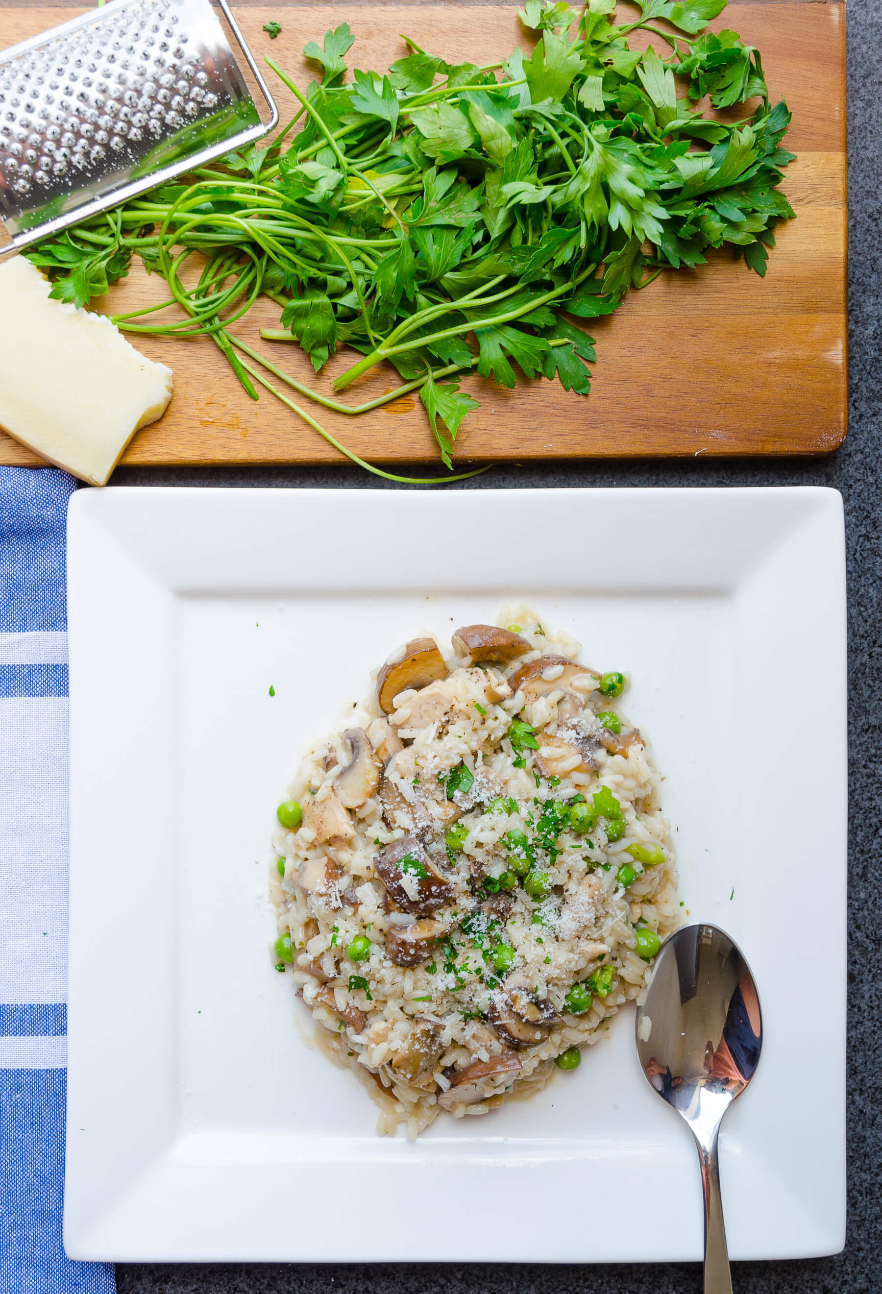 Risotto med kyckling, svamp och ärtor Risotto med kyckling, svamp och ärtor